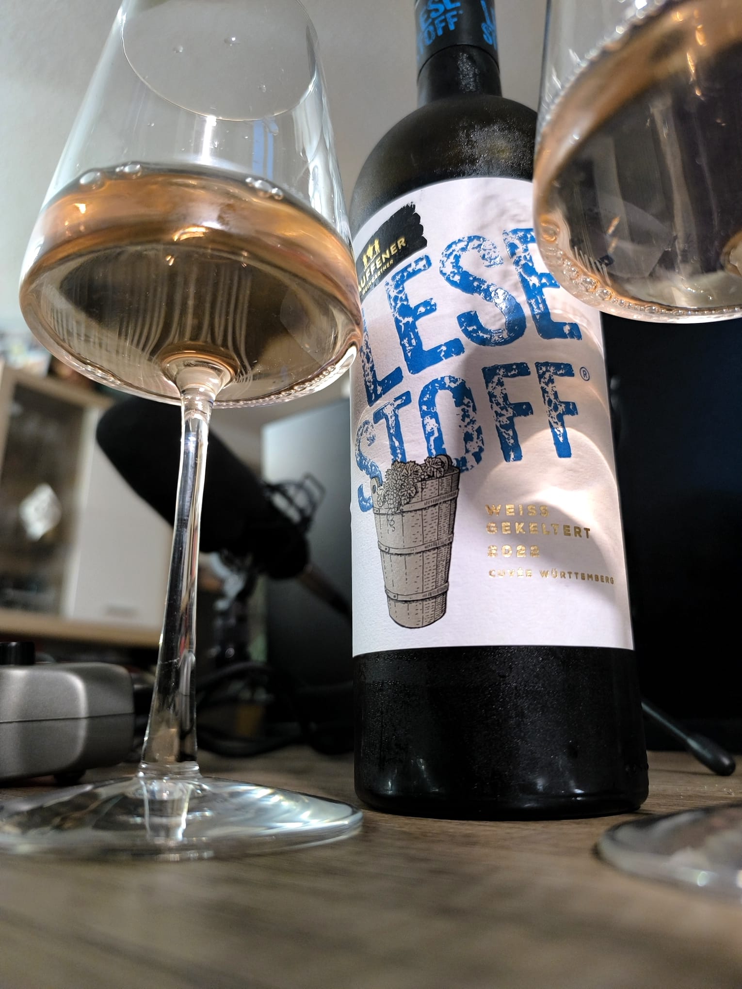 Lauffener Lesestoff weiß gekeltert Cuvée Blanc de Noirs Lauffener Lesestoff weiß gekeltert Cuvée Blanc de Noirs